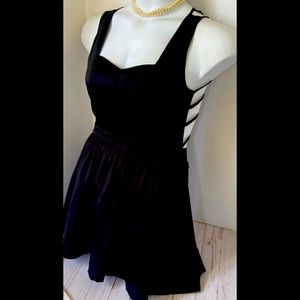 Tea & cup Little black dress M